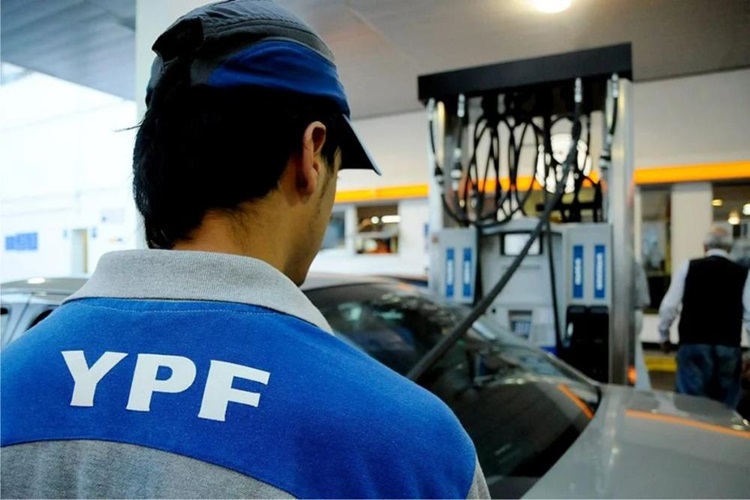 Combustibles YPF anuncio que aumentaran 18 % pero en tres cuotas