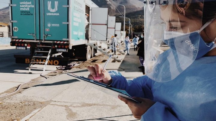 Criticas desde Salud, la Municipalidad de Ushuaia se ofrece para vacunar pero solo tienen un frigobar para conservar vacunas