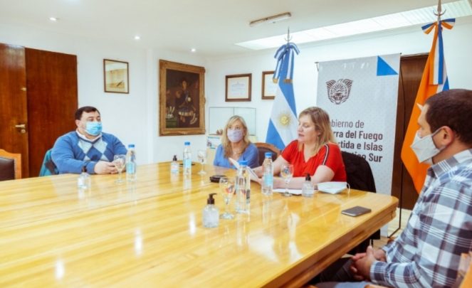 Tierra del Fuego suspende reuniones sociales y habrá restricción para circular de 00 a 06