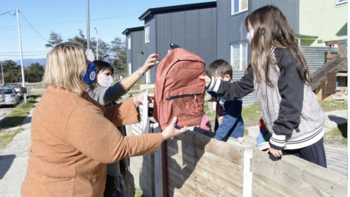 En Ushuaia, la Municipalidad comenzó a entregar kits escolares a familias asistidas En Ushuaia, la Municipalidad comenzó a entregar kits escolares a familias asistidas