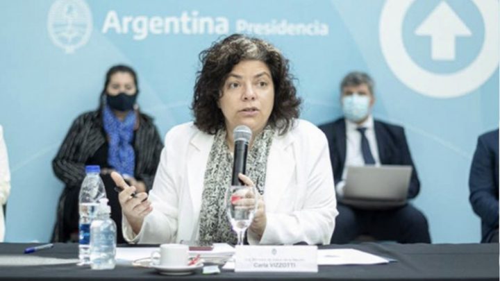 Vizzotti: «No es en fábricas ni aulas donde se dan los contagios sino en las reuniones sociales»