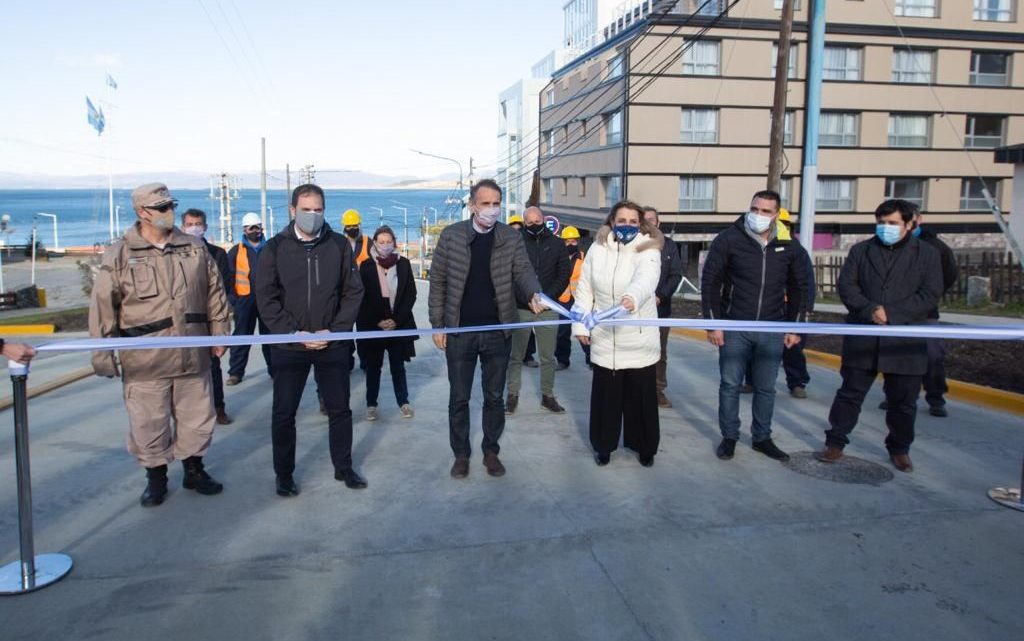 VUOTO JUNTO AL MINISTRO KATOPODIS INAUGURARON EL HORMIGONADO DE YAGANES Y QUEDÓ HABILITADO AL TRÁNSITO VUOTO JUNTO AL MINISTRO KATOPODIS INAUGURARON EL HORMIGONADO DE YAGANES Y QUEDÓ HABILITADO AL TRÁNSITO
