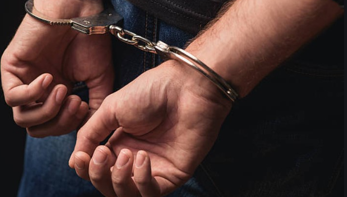 Violaba a ex pareja y a su hija, y filmaba los abusos: a la nena le decía «sos mi novia»