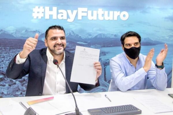 Vuoto firmó con Nación el acuerdo para la ejecución de la obra de red de agua y cloacas en el sector KyD