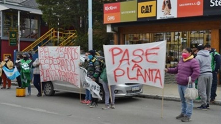 Trabajadores de planes PEL siguen reclamando el pase a planta
