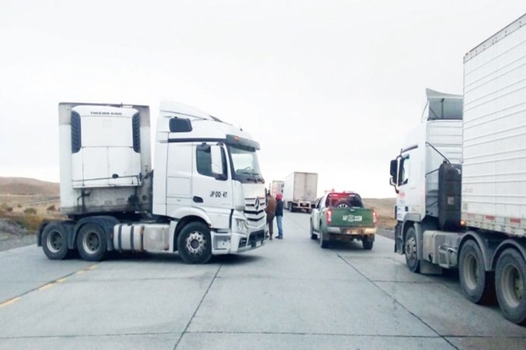 Por bloqueo de ruta en Chile piden no viajar por tierra desde y hacia TDF