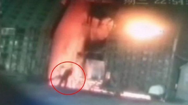 Un Operario Se Tiró A Un Horno De Fundición Tras Perder Dinero En La Bolsa