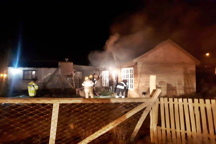 Incendio de una vivienda en la madrugada