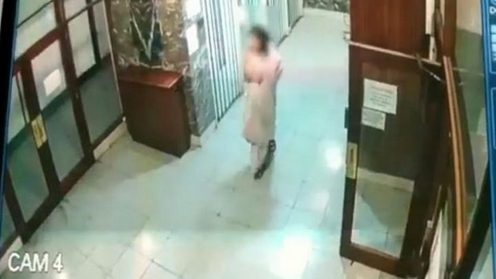 Una adolescente apareció desnuda y en shock tras ser abusada por su mamá y su padrastro