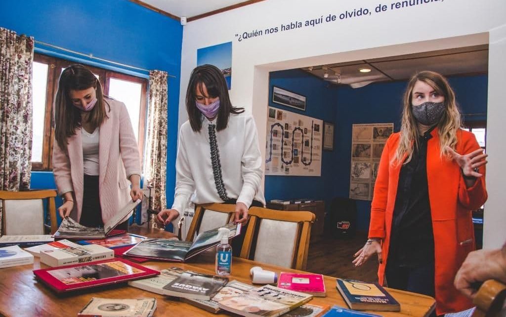 VICTORIA VUOTO Y LAURA COLAZO RECORRIERON EL ESPACIO PENSAR MALVINAS