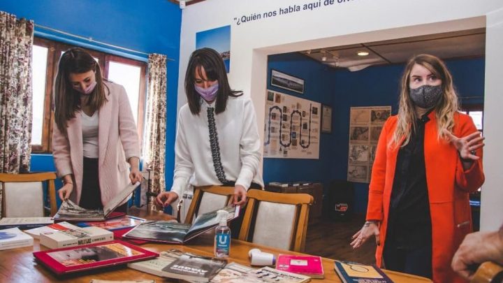 VICTORIA VUOTO Y LAURA COLAZO RECORRIERON EL ESPACIO PENSAR MALVINAS