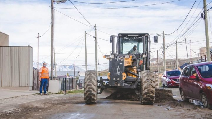 LA MUNICIPALIDAD REALIZÓ TRABAJOS DE NIVELACIÓN EN EL BARRIO CANAL DE BEAGLE