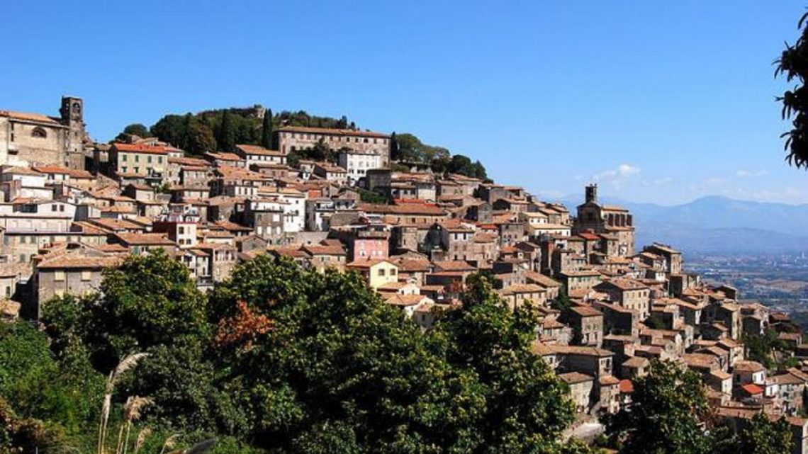 Un pueblo de Italia ofrece un pago mensual a aquellos que se muden allí