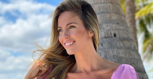 Con una enteriza ultra cavada, la explosiva postal de Rocío Guirao Díaz entre palmeras