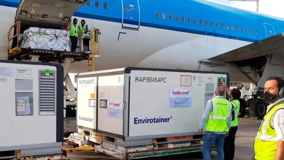 Hoy llegan un millón de vacunas de China y se esperan mañana más dosis desde Rusia Hoy llegan un millón de vacunas de China y se esperan mañana más dosis desde Rusia