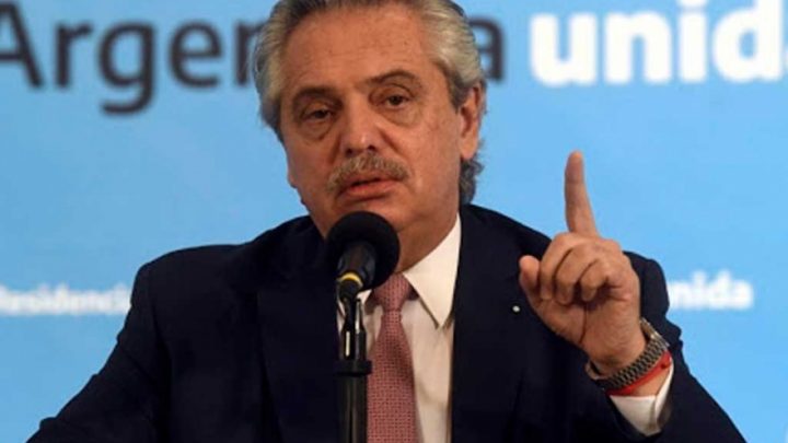 “Los distritos con clases presenciales están jugando con fuego y el fuego va a quemar a la gente”