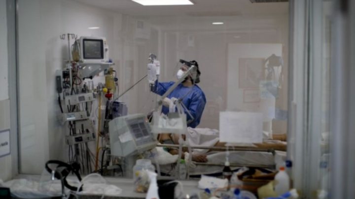 Murieron 357 personas y 22.420 fueron diagnosticadas con coronavirus en el país