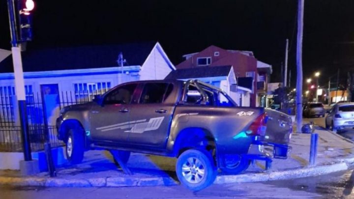 Chocó La Camioneta De Su Mamá, Se Asustó Y Huyó Del Lugar