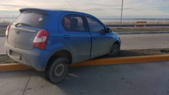 Se Despistó En Calle Güemes Y Su Conductora Fue Trasladada Al Hospital