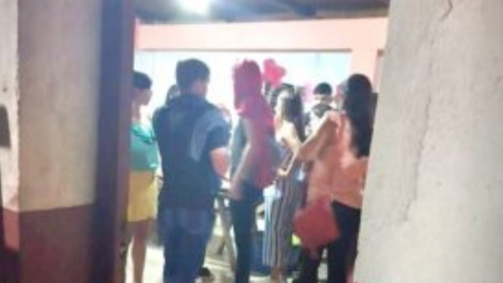 Hablemos de reuniones clandestinas…