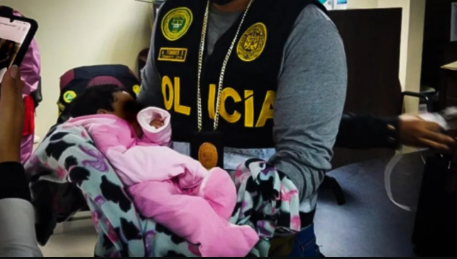 Rescatan a bebé de dos meses violado por sus padres: lo usaban para vender videos pornográficos Rescatan a bebé de dos meses violado por sus padres: lo usaban para vender videos pornográficos