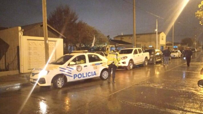 La Policía llegó justo cuando el ladrón todavía estaba en la casa La Policía llegó justo cuando el ladrón todavía estaba en la casa