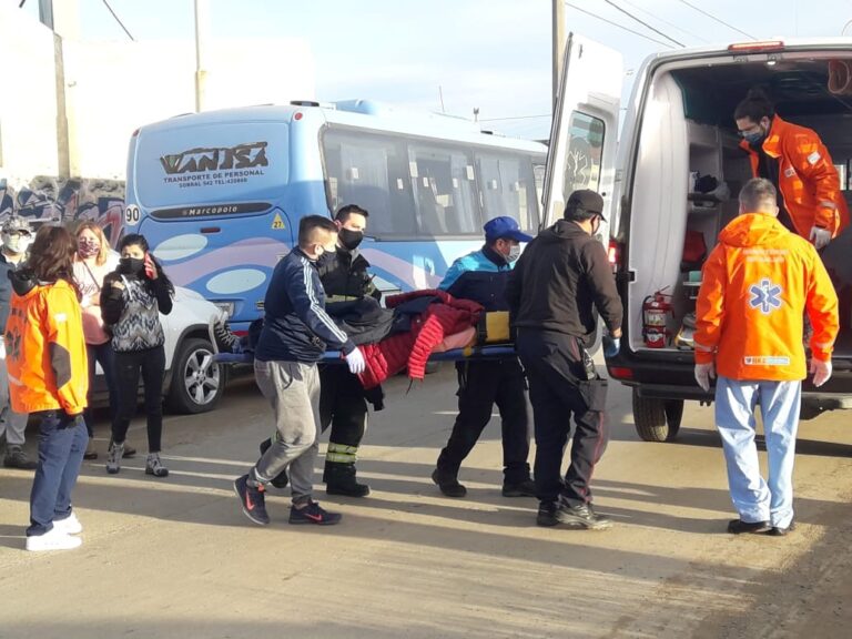 Conductora en triple choca resulta herida