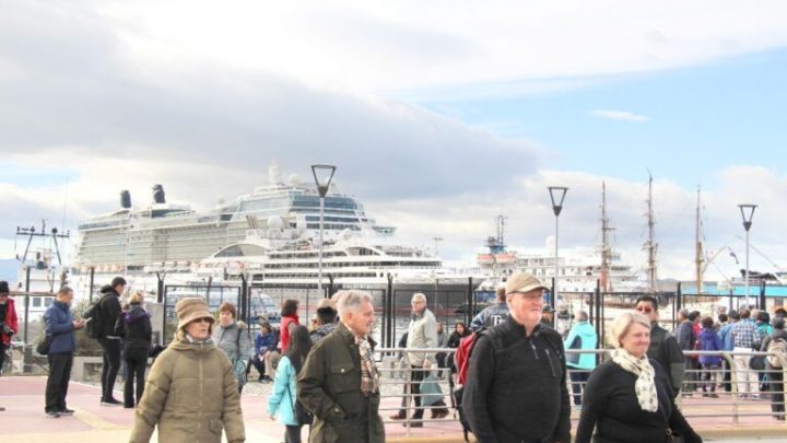 “Solicitamos a Nación el ingreso de pasajeros a la Argentina por el aeropuerto y el puerto de Ushuaia”, indicó Murcia