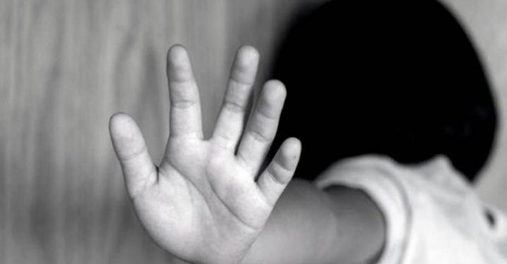 Violó a su nieta durante más de tres años y amenazó con matar a su madre