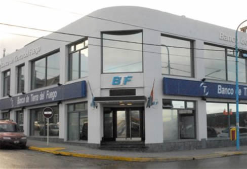 Piden cambiar el horario de los bancos para abrir la atención más temprano Piden cambiar el horario de los bancos para abrir la atención más temprano