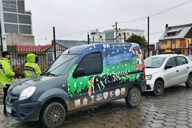 Chocaron, uno de los conductores se puso violento y termino detenido