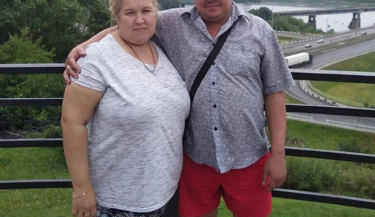 Rusia: Mujer asfixia con el trasero a su pareja; se sentó sobre él para que le “rogara perdón”