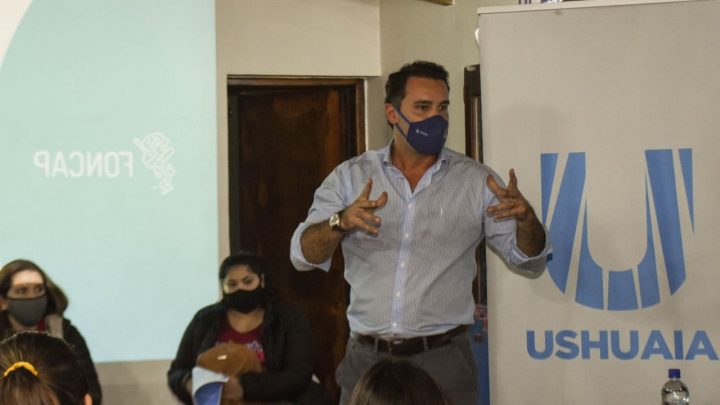 MÁS DE 300 FUEGUINOS PARTICPARON DE LA SEGUNDA CAPACITACIÓN QUE OFRECEN LA MUNICIPALIDAD DE USHUAIA Y EL GOBIERNO NACIONAL