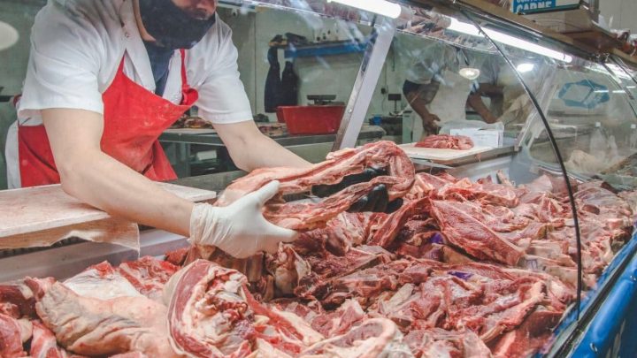CONTINÚA LA FERIA DE CARNES A PRECIOS POPULARES EN EL ESTHER FADUL