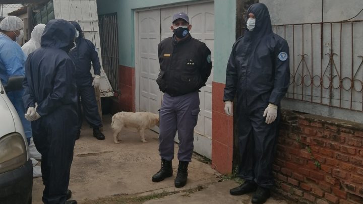 Formosa: la policía sacó a la fuerza a un hombre con coronavirus de su casa para llevarlo a un centro de aislamiento