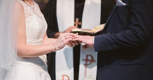 Planificó su casamiento durante un año y murió por coronavirus ese mismo día
