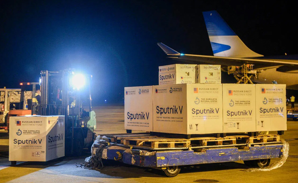 Llegó un nuevo vuelo de Aerolíneas Argentinas con 500 mil dosis de vacunas Sputnik V