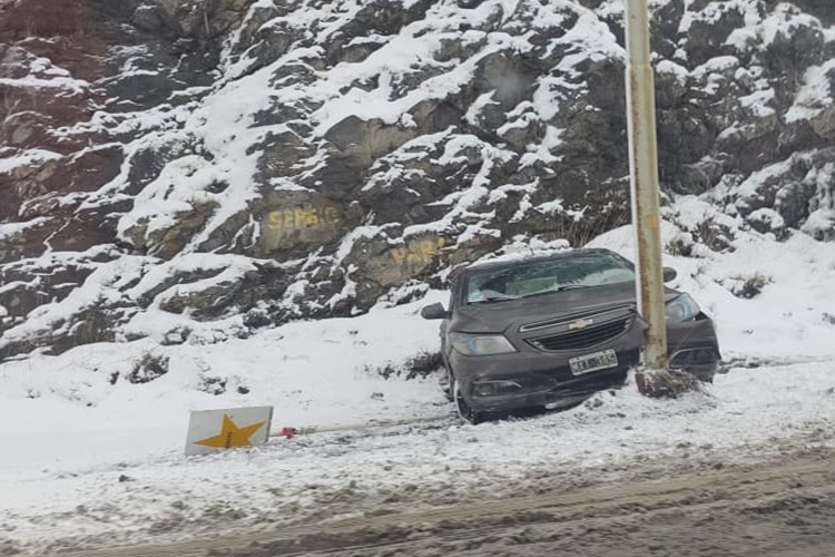 Despiste y choque en la Perito Moreno en Ushuaia Despiste y choque en la Perito Moreno en Ushuaia