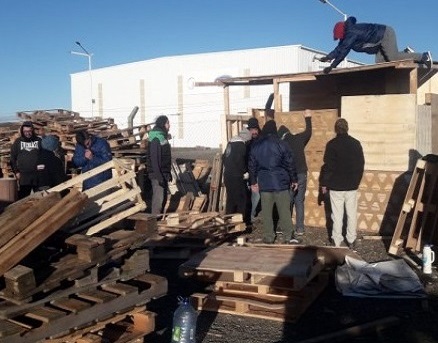 La UOM puso una carpa fuera de Carrier por no dejar entrar a un trabajador