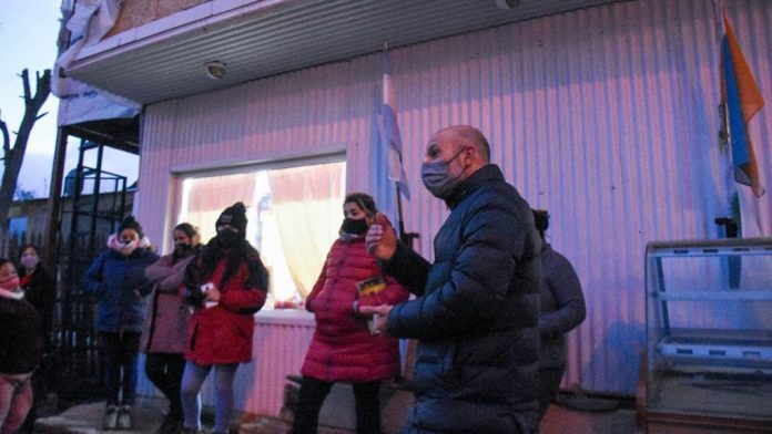 El titular de la UISE debatió con vecinos de Andorra por la frecuencia de la línea urbana