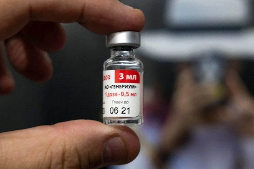Este domingo llega al país el principio activo de la Sputnik V para arrancar con la fabricación nacional