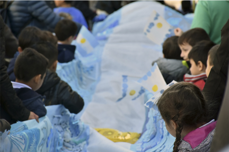 “El sentimiento patrio tiene un objetivo de militarización”, el reclamo de una madre a la directora de un jardín de infantes