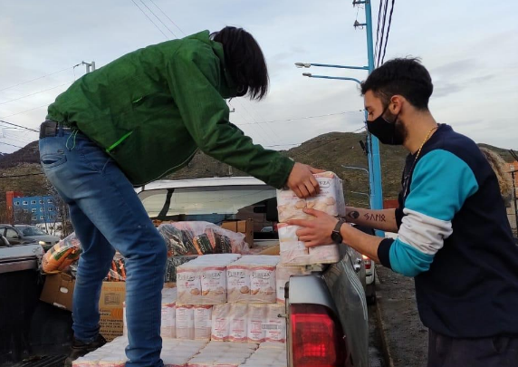 EL MUNICIPIO ENTREGÓ ALIMENTOS SECOS Y FRESCOS A COMEDORES Y COPAS DE LECHE DE USHUAIA
