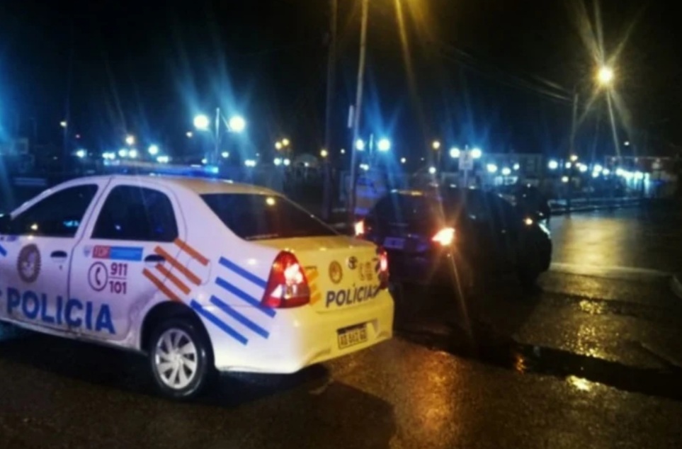 Choque entre un Fiat y un Peugeot con una mujer lesionada y el vehiculo incautado Choque entre un Fiat y un Peugeot con una mujer lesionada y el vehiculo incautado