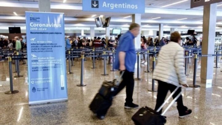 Las fronteras seguirán cerradas al turismo y limitan a 600 el cupo diario de ingresos al país