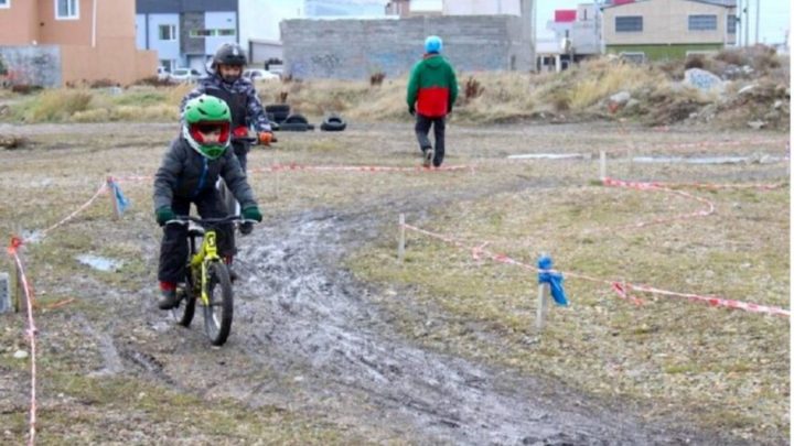 Deportes urbanos en Río Grande: Se llevó adelante un campus de Mountain Bike