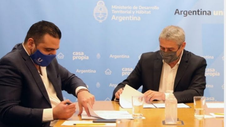 Vuoto firmó convenio para otorgar créditos Procrear II en lotes entregados por el Municipio