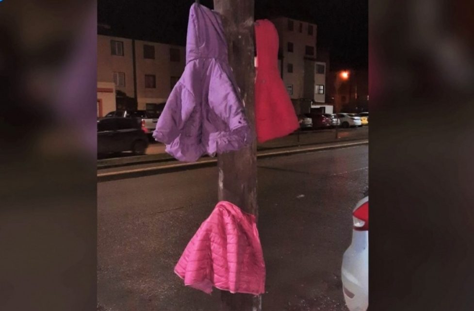 Tiraron Camperitas A La Basura Y Una Mujer Las Recuperó Y Colgó Para Ser Retiradas Por Quien Necesite