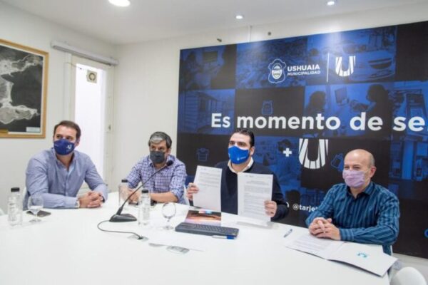 Jubilados, pensionados y asistidos por el ANSES serán beneficiados con la tarjeta municipal “+ U”