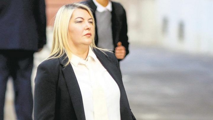 BERTONE “TENEMOS ESCUELAS CERRADAS POR FALTA DE MANTENIMIENTO MIENTRAS LOS FUNCIONARIOS PASEAN EN HELICÓPTERO Y TOMAN CHAMPAGNE EN LA MONTAÑA”